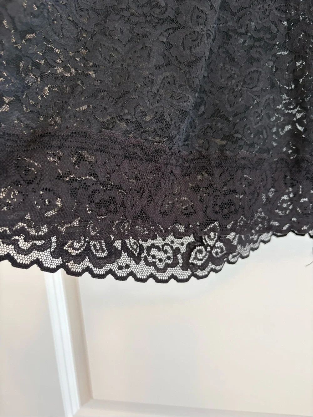 NWT’s-Black Lace Shaping Camisole with Adjustable Straps - Picture 5 of 6
